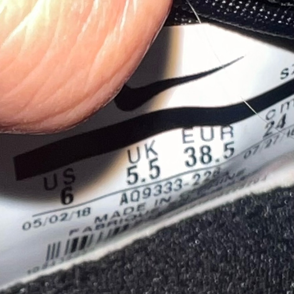Nike ACG Ruckel Ridge Sneakers - Picture 7 of 8